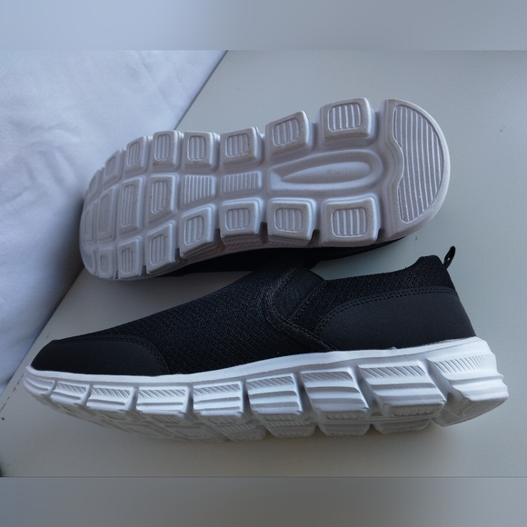 Shoes - Picture 5 of 6